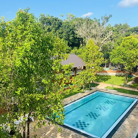 Maapagala Resort 锡吉里亚 外观 照片