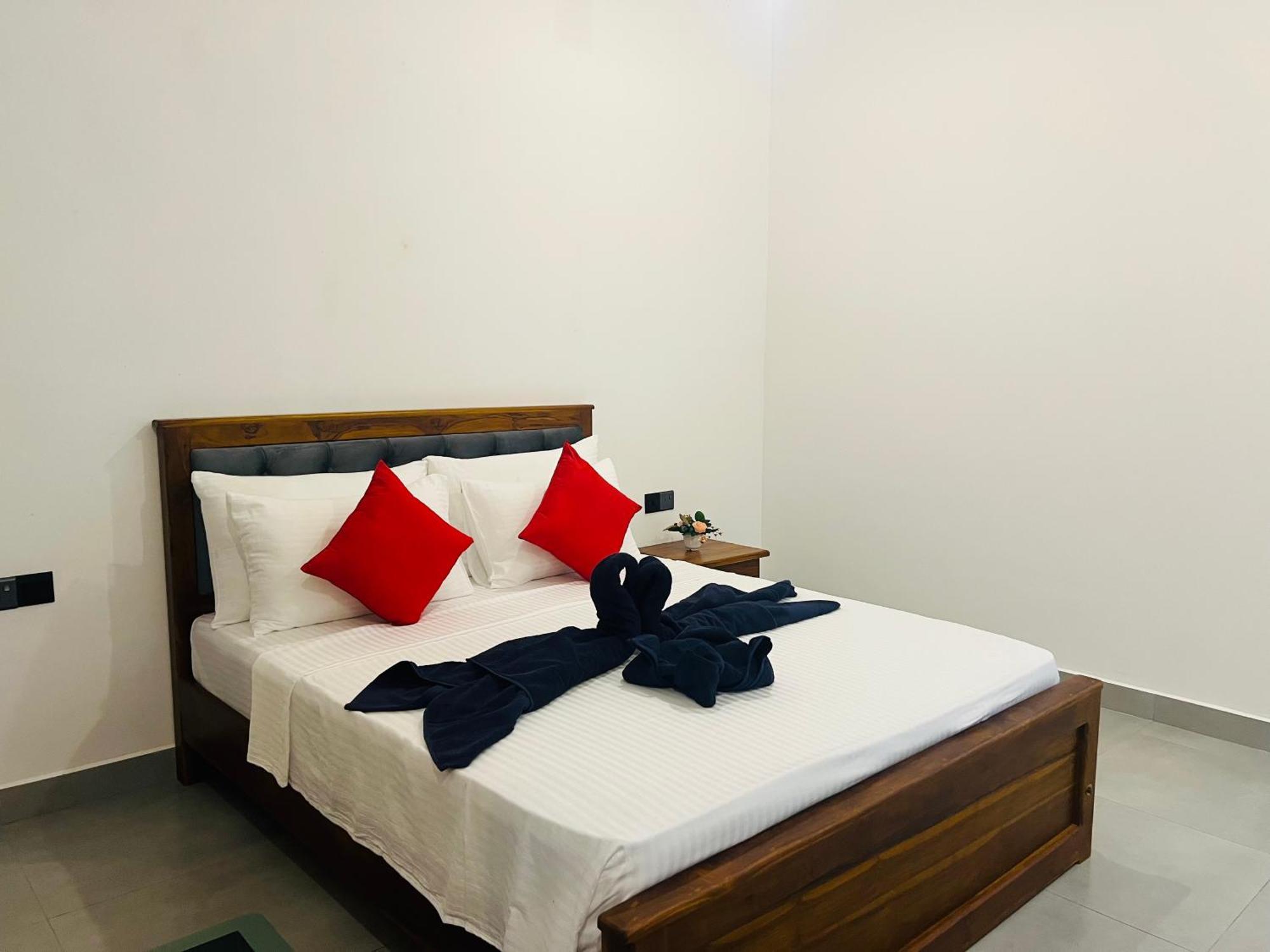 Maapagala Resort 锡吉里亚 外观 照片